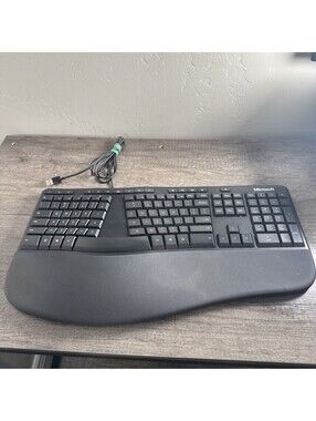Microsoft Ergonomic Wired USB Keyboard 1878. Tested/Works in good condition